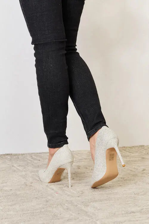Melody 4" Closed Toe Heels - Nikki’s Place