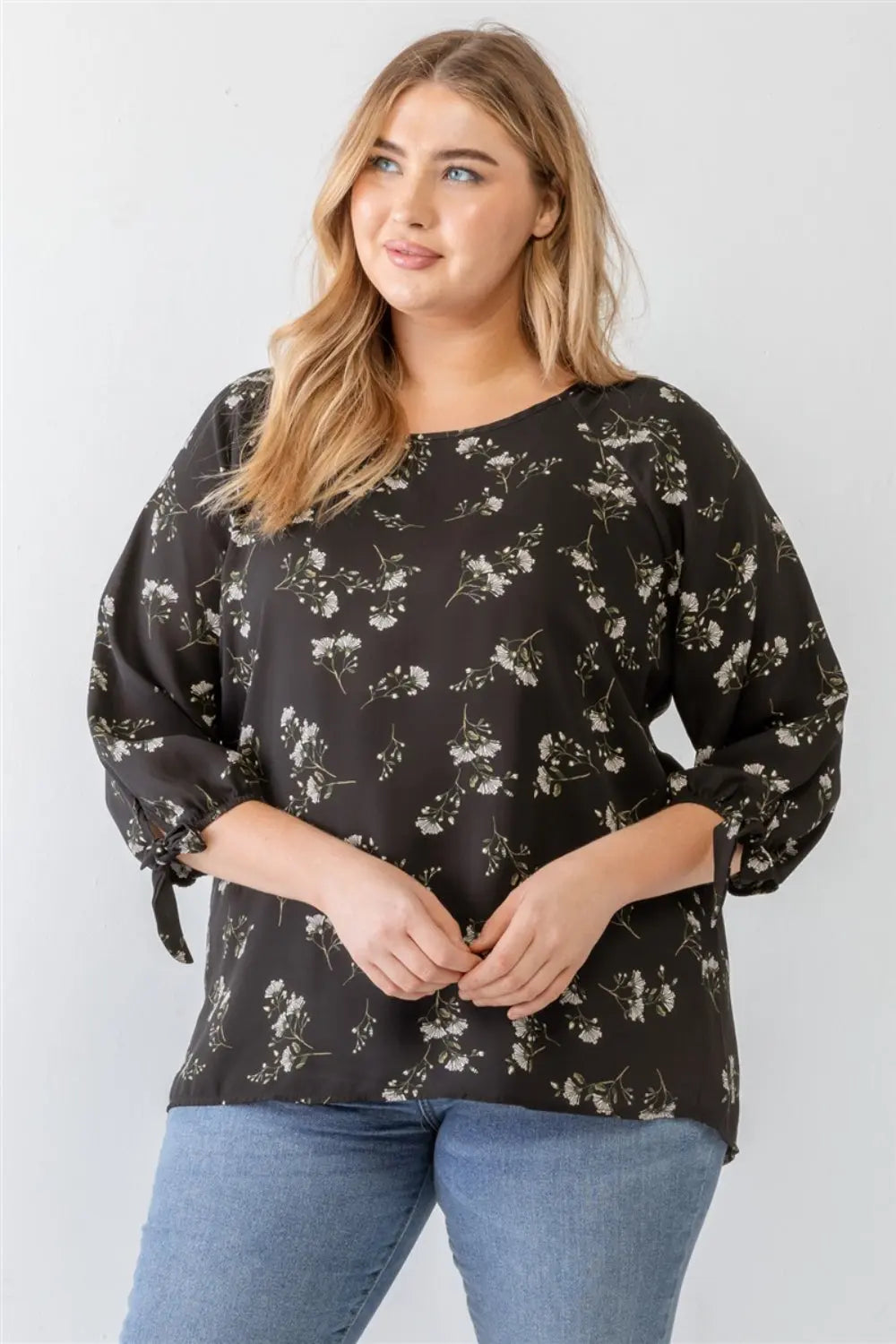 Zenobia Plus Size Floral Round Neck Blouse - Nikki’s Place