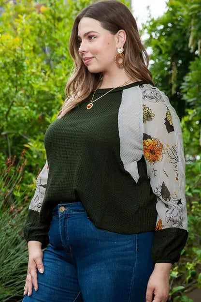 PlusSizeFashion, FloralBlouse, WaffleKnitTop, RoundNeckStyle, CurvyFashion, VersatileBlouse, EverydayElegance, ComfortableChic, FloralPrint, FashionForAllSizes, StylishCurves, CasualFeminine, CurveAppeal, WearableArt, FashionStatement